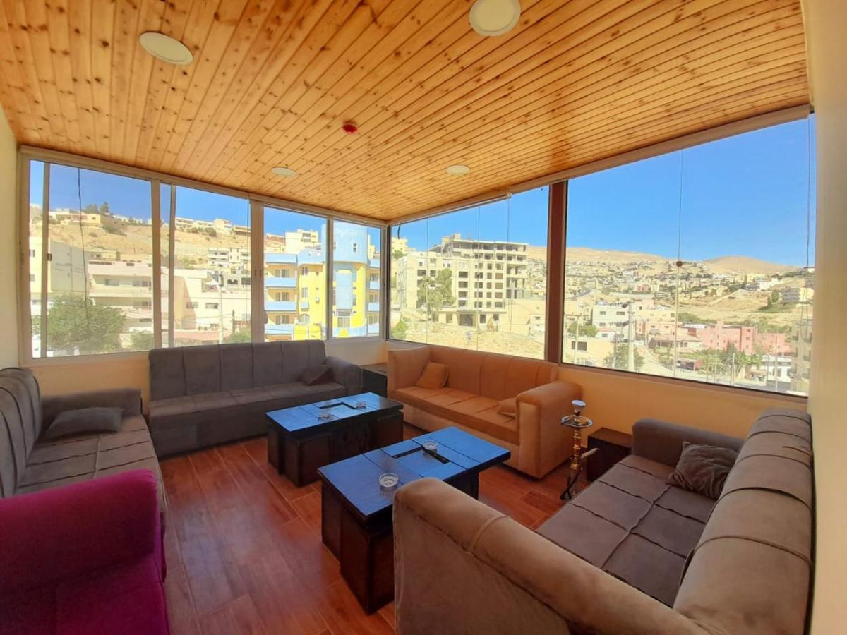 Petra Cabin Hostel Вади Муса Экстерьер фото