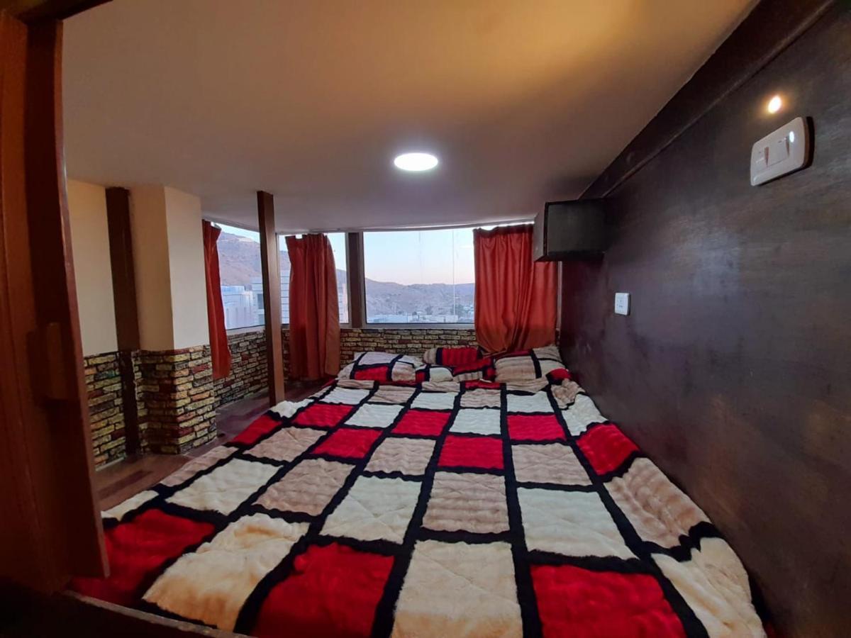 Petra Cabin Hostel Вади Муса Экстерьер фото